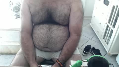 Snapshot of beastbearmg chatting on 09/20/25, 06:20 beastbearmg online show from 09/20/25, 06:20