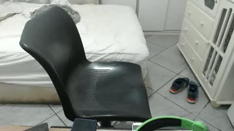 Snapshot of beastbearmg chatting on 10/07/25, 11:46 beastbearmg online show from 10/07/25, 11:46