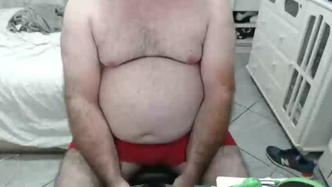 Snapshot of beastbearmg chatting on 10/17/25, 12:25 beastbearmg online show from 10/17/25, 12:25