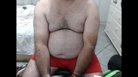 Snapshot of beastbearmg chatting on 10/31/25, 12:33 beastbearmg online show from 10/31/25, 12:33