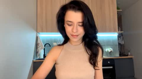 Snapshot of beatriceesmond chatting on 11/08/25, 06:24 Katie online show from 11/08/25, 06:24