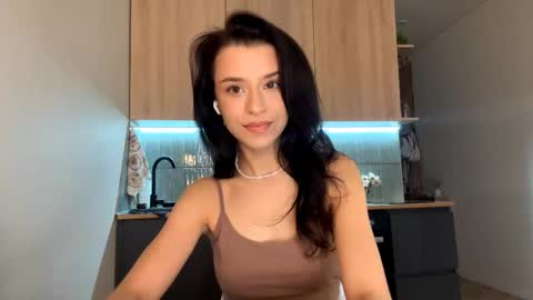 Snapshot of beatriceesmond chatting on 11/09/25, 06:12 Katie online show from 11/09/25, 06:12