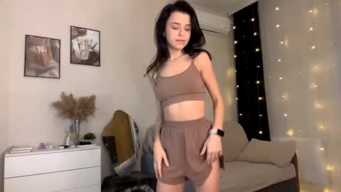 Snapshot of beatriceesmond chatting on 11/27/25, 01:46 Katie online show from 11/27/25, 01:46