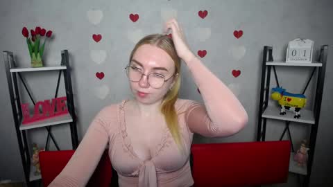 Snapshot of beatriceflyy chatting on 12/01/24, 04:29 BeatriceFlyy online show from 12/01/24, 04:29