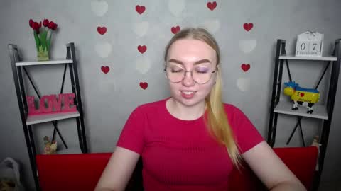 Snapshot of beatriceflyy chatting on 12/07/24, 10:12 BeatriceFlyy online show from 12/07/24, 10:12