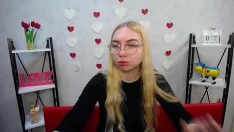 Snapshot of beatriceflyy chatting on 12/08/24, 06:01 BeatriceFlyy online show from 12/08/24, 06:01