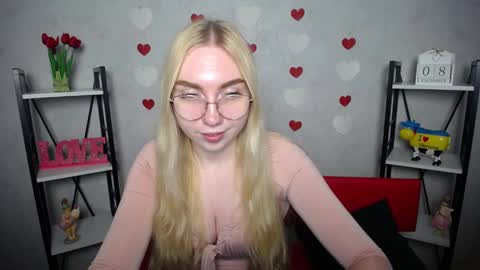 Snapshot of beatriceflyy chatting on 12/08/24, 12:19 BeatriceFlyy online show from 12/08/24, 12:19