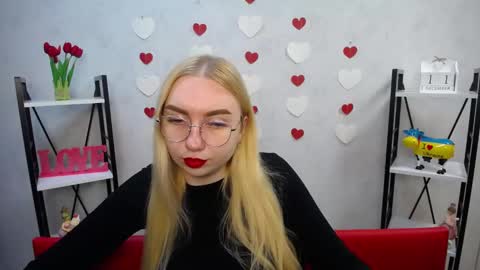 Snapshot of beatriceflyy chatting on 12/11/24, 10:14 BeatriceFlyy online show from 12/11/24, 10:14