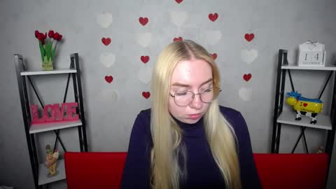 Snapshot of beatriceflyy chatting on 12/14/24, 01:05 BeatriceFlyy online show from 12/14/24, 01:05