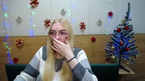 Snapshot of beatriceflyy chatting on 12/29/24, 10:23 BeatriceFlyy online show from 12/29/24, 10:23