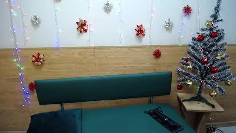 Snapshot of beatriceflyy chatting on 12/29/24, 01:28 BeatriceFlyy online show from 12/29/24, 01:28