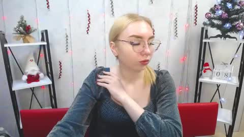 Snapshot of beatriceflyy chatting on 01/08/25, 12:15 BeatriceFlyy online show from 01/08/25, 12:15