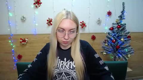 Snapshot of beatriceflyy chatting on 01/19/25, 09:44 BeatriceFlyy online show from 01/19/25, 09:44