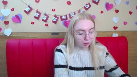 Snapshot of beatriceflyy chatting on 02/20/25, 12:15 BeatriceFlyy online show from 02/20/25, 12:15