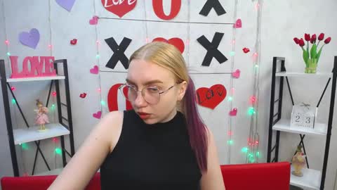 Snapshot of beatriceflyy chatting on 02/23/25, 10:39 BeatriceFlyy online show from 02/23/25, 10:39