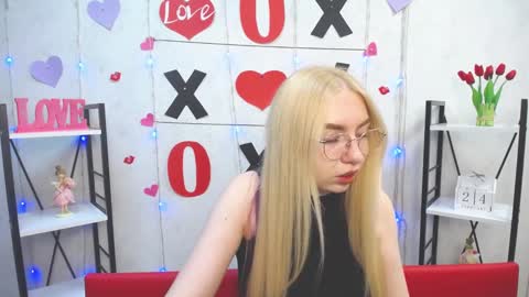 Snapshot of beatriceflyy chatting on 02/24/25, 04:47 BeatriceFlyy online show from 02/24/25, 04:47