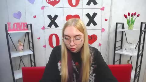 Snapshot of beatriceflyy chatting on 03/06/25, 08:08 BeatriceFlyy online show from 03/06/25, 08:08