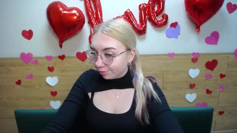 Snapshot of beatriceflyy chatting on 03/09/25, 12:09 BeatriceFlyy online show from 03/09/25, 12:09