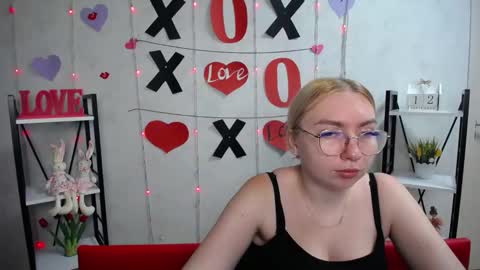 Snapshot of beatriceflyy chatting on 09/12/25, 12:05 BeatriceFlyy online show from 09/12/25, 12:05