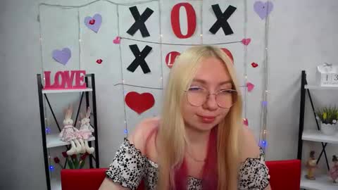 Snapshot of beatriceflyy chatting on 09/13/25, 12:16 BeatriceFlyy online show from 09/13/25, 12:16