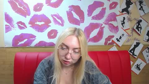 Snapshot of beatriceflyy chatting on 09/18/25, 02:08 BeatriceFlyy online show from 09/18/25, 02:08