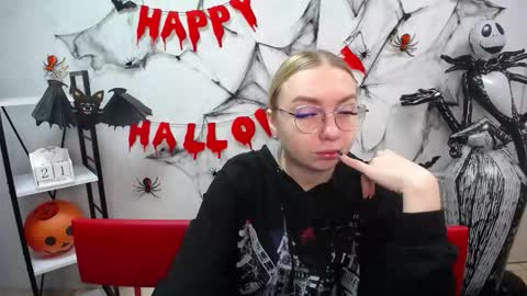 Snapshot of beatriceflyy chatting on 10/22/25, 11:43 BeatriceFlyy online show from 10/22/25, 11:43