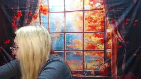 Snapshot of beatriceflyy chatting on 11/11/25, 12:49 BeatriceFlyy online show from 11/11/25, 12:49