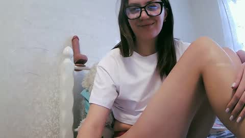 Snapshot of beatricetender chatting on 01/13/25, 07:11 BeatriceTender online show from 01/13/25, 07:11