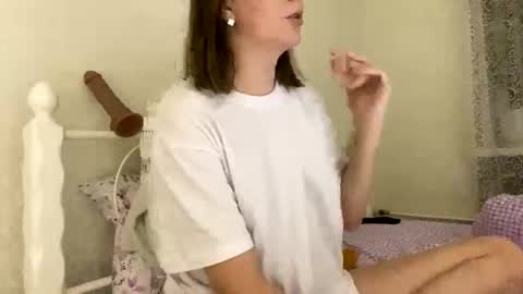 BeatriceTender online show from 11/23/25, 08:08