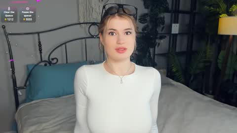 Sonya online show from 02/13/25, 05:26