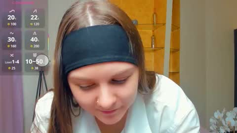 Beatrix or Triss3 online show from 10/13/25, 07:41