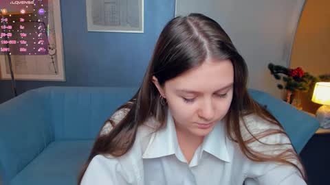 Beatrix or Triss3 online show from 10/16/25, 10:05