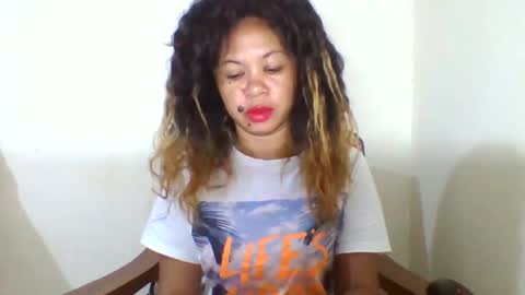 Snapshot of beaute_choco chatting on 10/26/25, 06:03 Eva online show from 10/26/25, 06:03