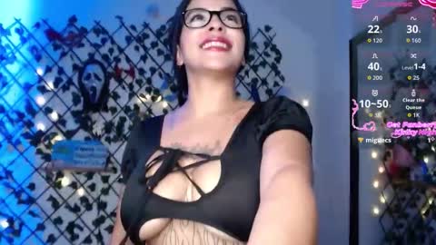 Snapshot of beautibellah chatting on 12/03/25, 03:03 beautibellah online show from 12/03/25, 03:03