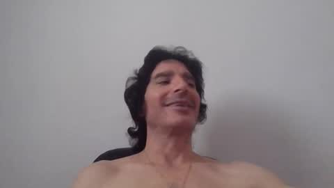 Snapshot of beautifukk chatting on 01/01/25, 05:33 beautifukk online show from 01/01/25, 05:33