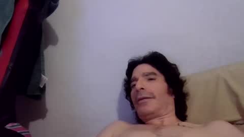 Snapshot of beautifukk chatting on 01/05/25, 04:47 beautifukk online show from 01/05/25, 04:47