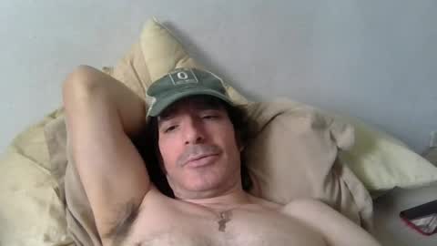 Snapshot of beautifukk chatting on 01/12/25, 04:29 beautifukk online show from 01/12/25, 04:29