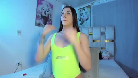 Valeria online show from 10/11/25, 01:38