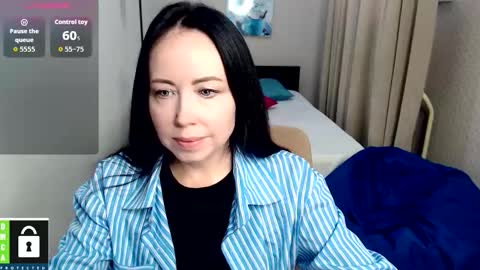 Snapshot of beautiful_moon3 chatting on 10/16/25, 10:27 beautiful_moon3 online show from 10/16/25, 10:27