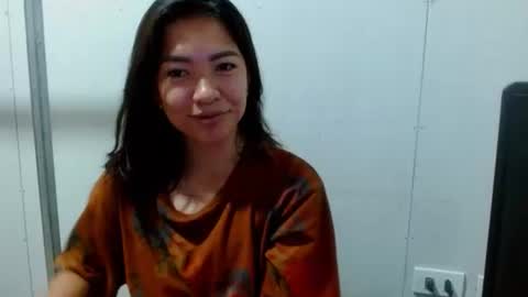 Snapshot of beautiful_sm1le chatting on 11/13/25, 05:17 Smiley online show from 11/13/25, 05:17