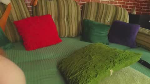 Snapshot of beautifulgina chatting on 12/17/25, 08:42 Gina online show from 12/17/25, 08:42