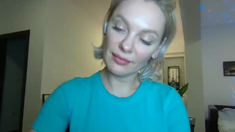 Beautifulkollette online show from 01/06/25, 09:32