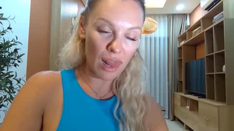 Beautifulkollette online show from 09/15/25, 04:51