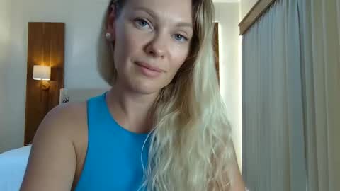 Beautifulkollette online show from 10/18/25, 05:54