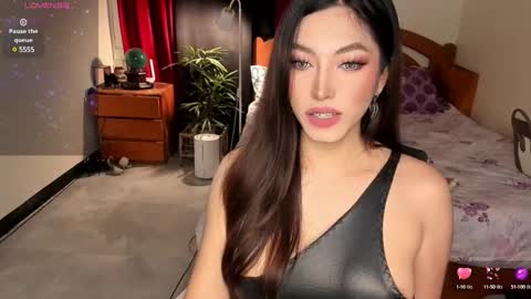 Snapshot of beautifullust chatting on 12/27/24, 07:46 Queen Angela online show from 12/27/24, 07:46