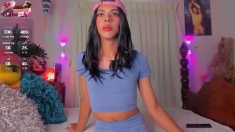 Snapshot of beauty_doll01 chatting on 09/22/25, 04:42 Leydi  online show from 09/22/25, 04:42