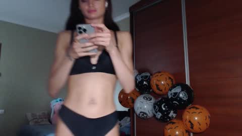Snapshot of beauty_fruity chatting on 10/13/25, 08:14 Maria online show from 10/13/25, 08:14
