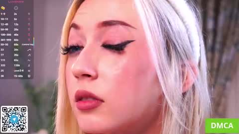 Snapshot of beauty_fuel chatting on 10/23/25, 04:39 Polly online show from 10/23/25, 04:39