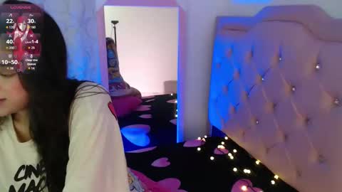 Snapshot of beauty_lana18 chatting on 11/17/25, 03:12 lana online show from 11/17/25, 03:12