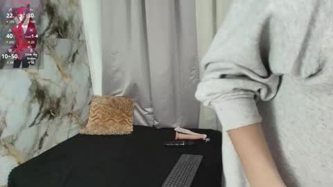 Snapshot of beauty_lana18 chatting on 12/19/25, 02:18 lana online show from 12/19/25, 02:18